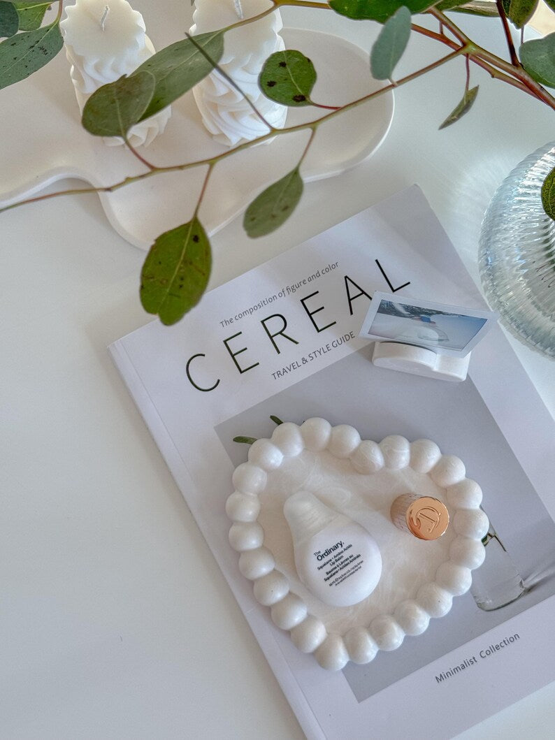Heart-Shaped Concrete Tray – Minimalist Décor & Utility Piece